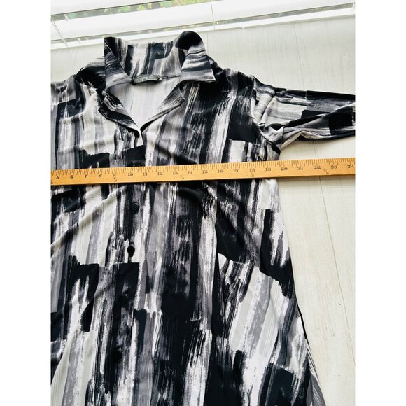 Sympli Women's Sz 10 Abstract Black & White Button-Up Tunic Shirt With Collar - Picture 7 of 13